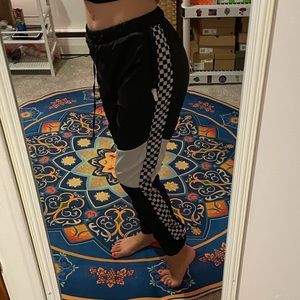 Rue21 Checkered Sweatpants 🖤🤍 Size: Small
